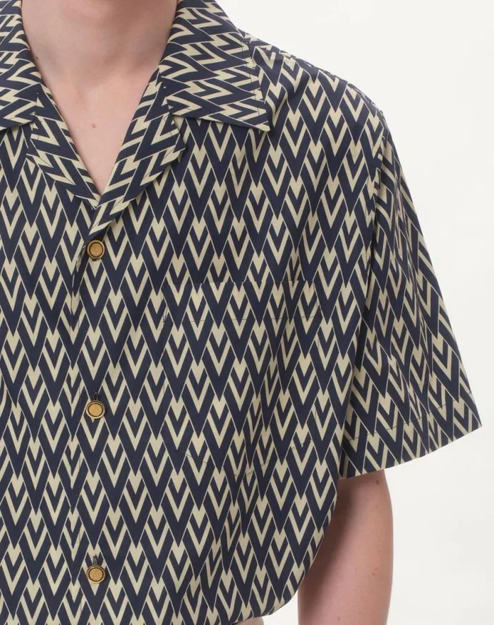 Valentino Shirts Man Cotton Popeline Bowling Shirt With Toute La V Print For Man In Navycream Navycream Valentino Shirts Man Cotton Popeline Bowling Shirt With Toute La V Print For Man In Navycream Navycream
