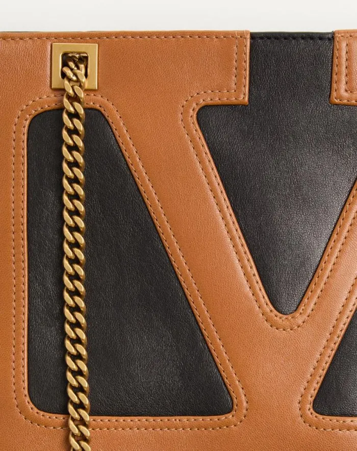 Valentino Shoulder Bags WomanMan Valentino Garavani Viva Superstar Small Nappa Leather Shopping Bag For Woman In Ivoryblack Ivoryblack