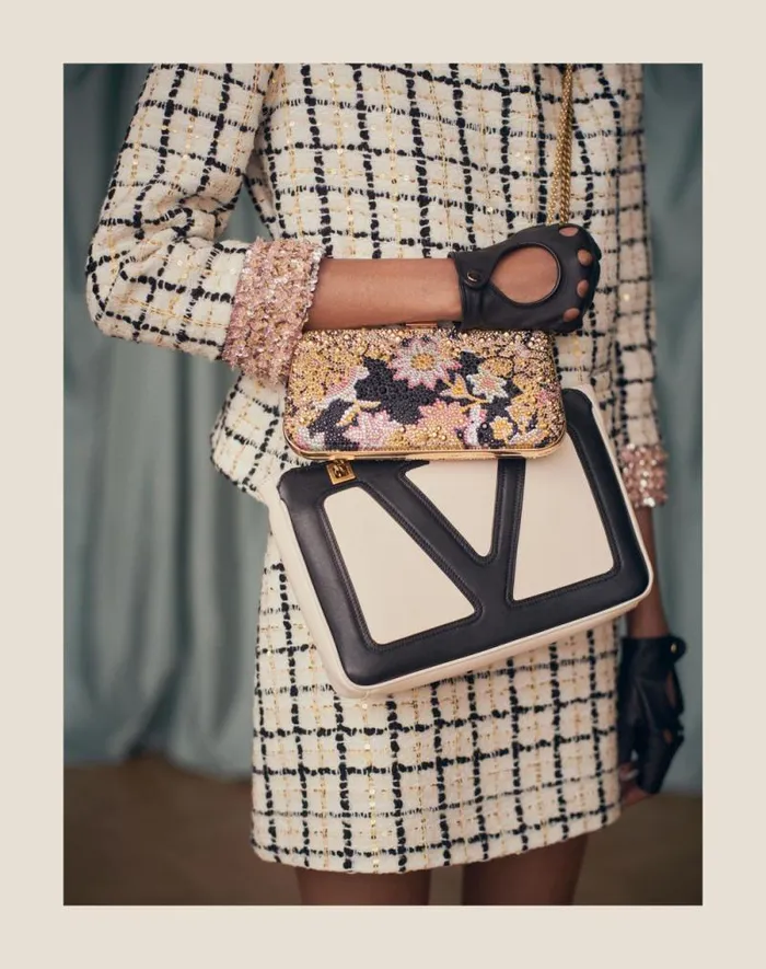 Valentino Shoulder Bags WomanMan Valentino Garavani Viva Superstar Small Nappa Leather Shopping Bag For Woman In Ivoryblack Ivoryblack