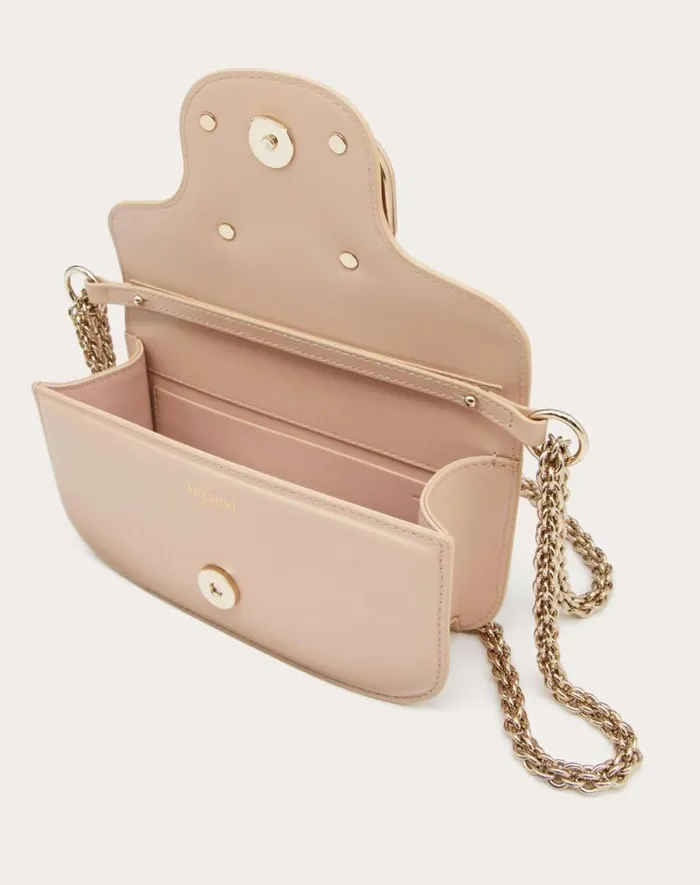 Valentino Shoulder Bags Woman Valentino Garavani Loc Calfskin Shoulder Bag For Woman In Powder Rose Powder Rose Valentino Shoulder Bags Woman Valentino Garavani Loc Calfskin Shoulder Bag For Woman In Powder Rose Powder Rose