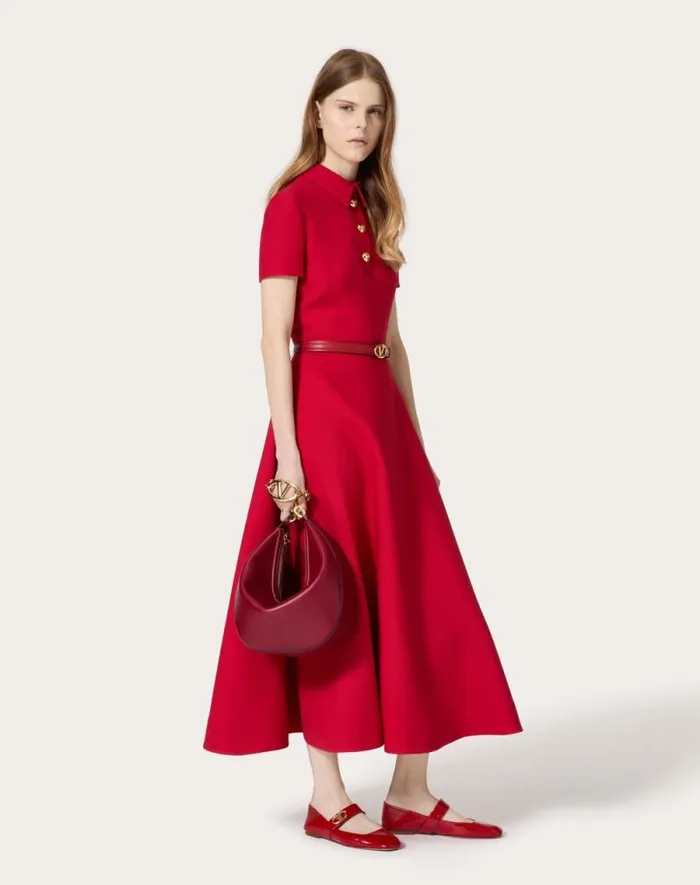Valentino Shoulder Bags Woman Vlogo Moon Medium Grainy Calfskin Hobo Bag With Chain For Woman In Almond Almond Valentino Shoulder Bags Woman Vlogo Moon Medium Grainy Calfskin Hobo Bag With Chain For Woman In Almond Almond