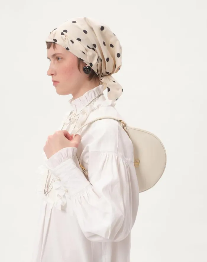 Valentino Shoulder Bags Woman Vlogo Signature Mini Hobo Bag In Grainy Calfskin For Woman In Light Ivory Light Ivory Valentino Shoulder Bags Woman Vlogo Signature Mini Hobo Bag In Grainy Calfskin For Woman In Light Ivory Light Ivory