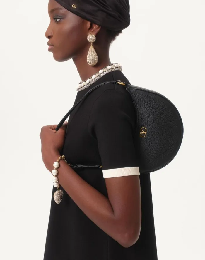 Valentino Shoulder Bags Woman Vlogo Signature Mini Hobo Bag In Grainy Calfskin For Woman In Light Ivory Light Ivory Valentino Shoulder Bags Woman Vlogo Signature Mini Hobo Bag In Grainy Calfskin For Woman In Light Ivory Light Ivory