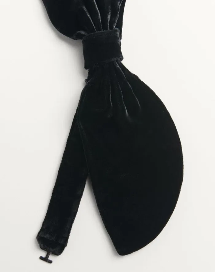 Valentino Soft Accessories Man Valentie Velvet Bow Tie For Man In Black Black Valentino Soft Accessories Man Valentie Velvet Bow Tie For Man In Black Black