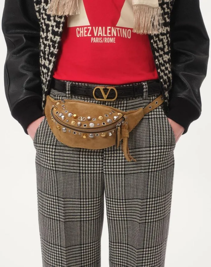 Valentino Tshirts And Sweatshirts Man Cotton Tshirt With Chez Valentino Print For Man In Ivory Ivory Valentino Tshirts And Sweatshirts Man Cotton Tshirt With Chez Valentino Print For Man In Ivory Ivory