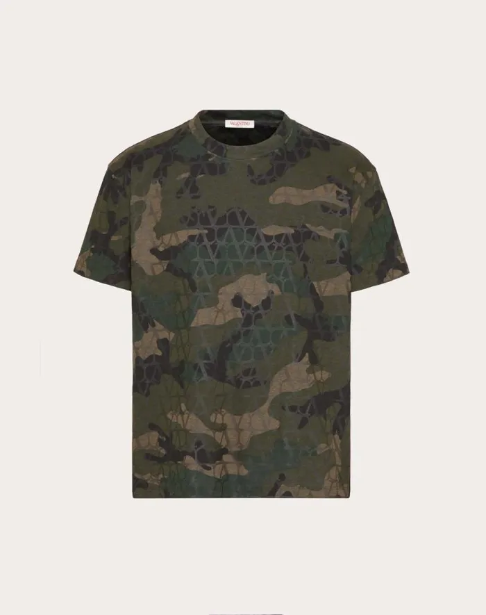 Valentino Tshirts And Sweatshirts Man Cotton Tshirt With Toile Iconographe Camouflage Print For Man In Toile Camou Army Toile Camou Army Valentino Tshirts And Sweatshirts Man Cotton Tshirt With Toile Iconographe Camouflage Print For Man In Toile Camou Army Toile Camou Army