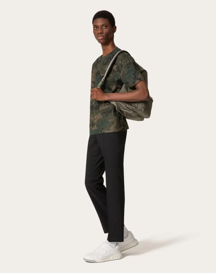 Valentino Tshirts And Sweatshirts Man Cotton Tshirt With Toile Iconographe Camouflage Print For Man In Toile Camou Army Toile Camou Army Valentino Tshirts And Sweatshirts Man Cotton Tshirt With Toile Iconographe Camouflage Print For Man In Toile Camou Army Toile Camou Army
