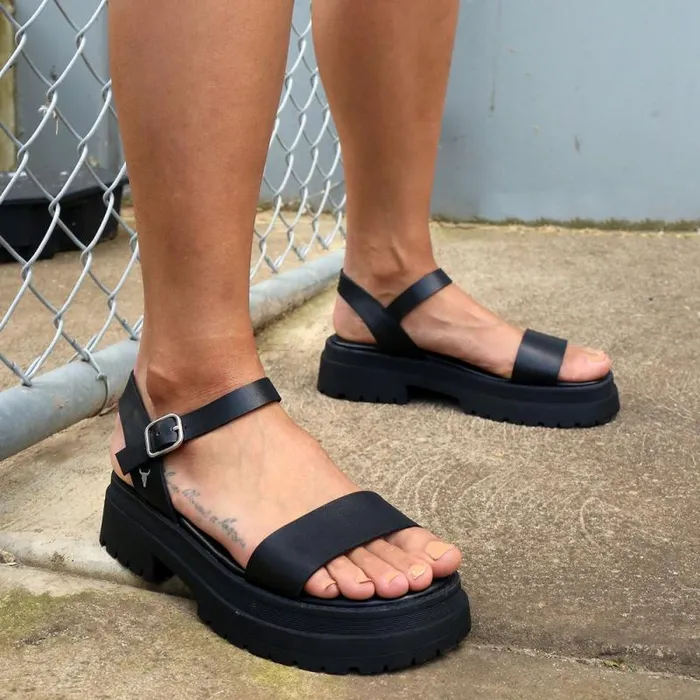 Windsor Smith Sandals Women LINGER BLACK LEATHER SANDALS Windsor Smith Sandals Women LINGER BLACK LEATHER SANDALS