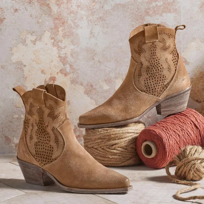 Women Airy Sojourner Boots Camel Sundance Catalog Boots