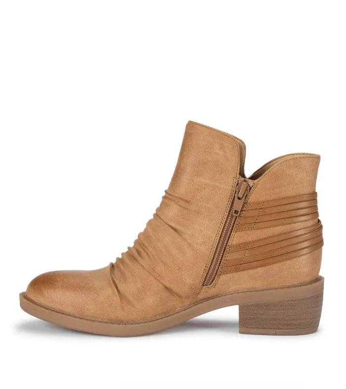 Women Baretraps Booties Sazzie Bootie Sand