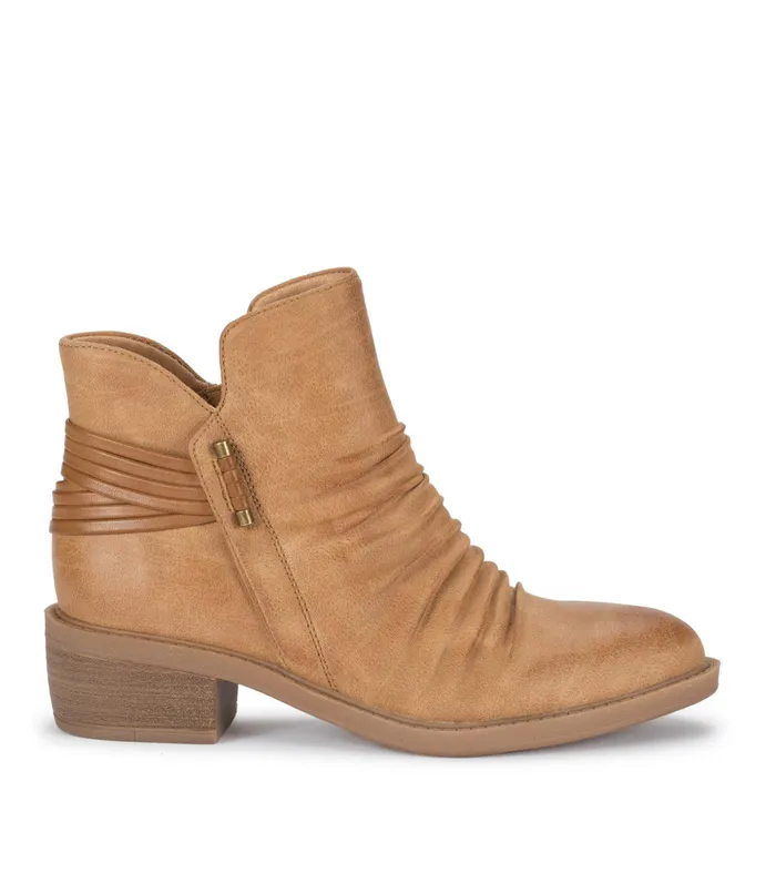 Women Baretraps Booties Sazzie Bootie Sand