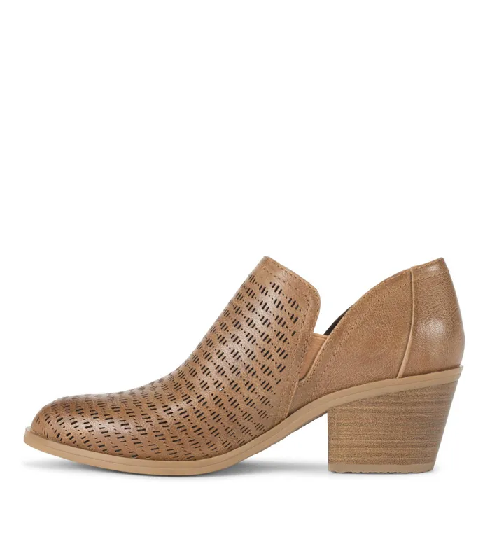 Women Baretraps Booties Slaine Ankle Bootie Salted Caramel