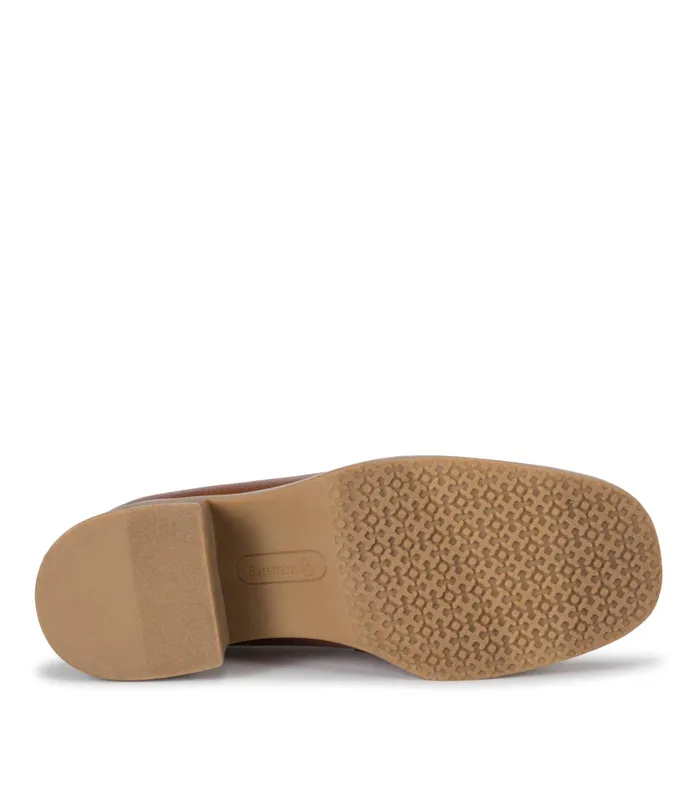 Women Baretraps Flats and Loafers Accord Penny Loafer Auburn