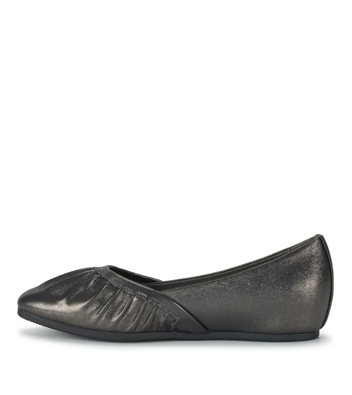 Women Baretraps Flats and Loafers Charlie Flat Gunmetal