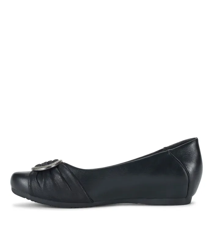 Women Baretraps Flats and Loafers Mabely Flat Black