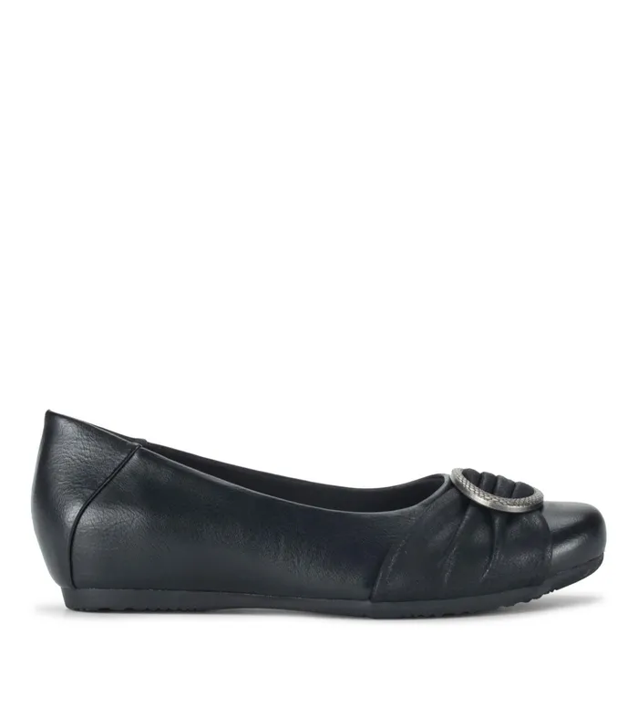 Women Baretraps Flats and Loafers Mabely Flat Black