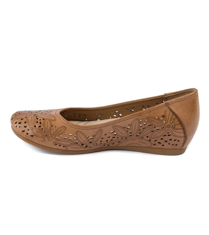 Women Baretraps Flats and Loafers Mariah Casual Flat Caramel