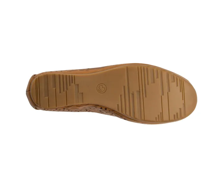 Women Baretraps Flats and Loafers Mariah Casual Flat Caramel