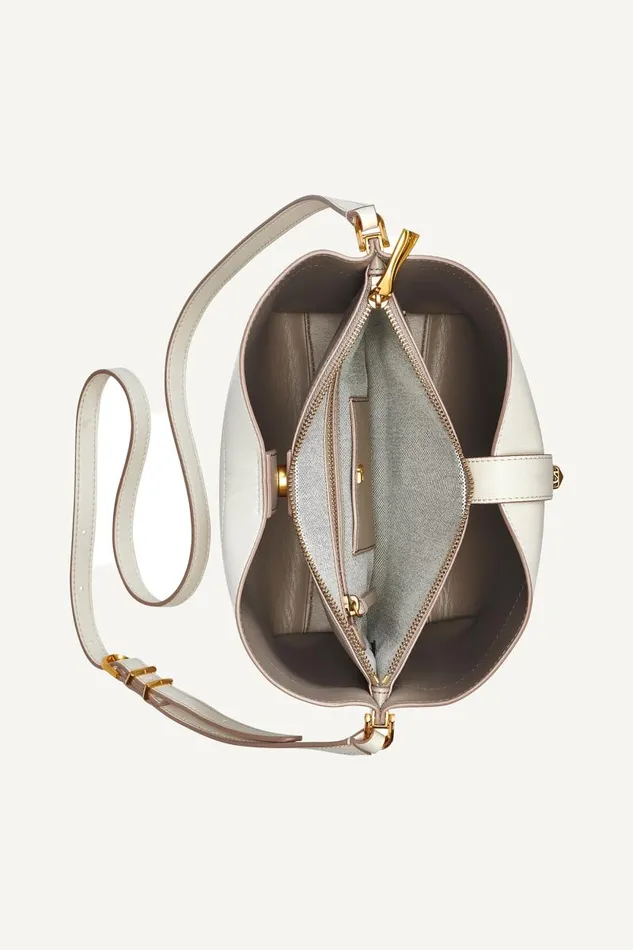 Women BRIDGEHAMPTON CROSSBODY Beige Donna Karan New York Crossbodies And Satchels Women BRIDGEHAMPTON CROSSBODY Beige Donna Karan New York Crossbodies And Satchels