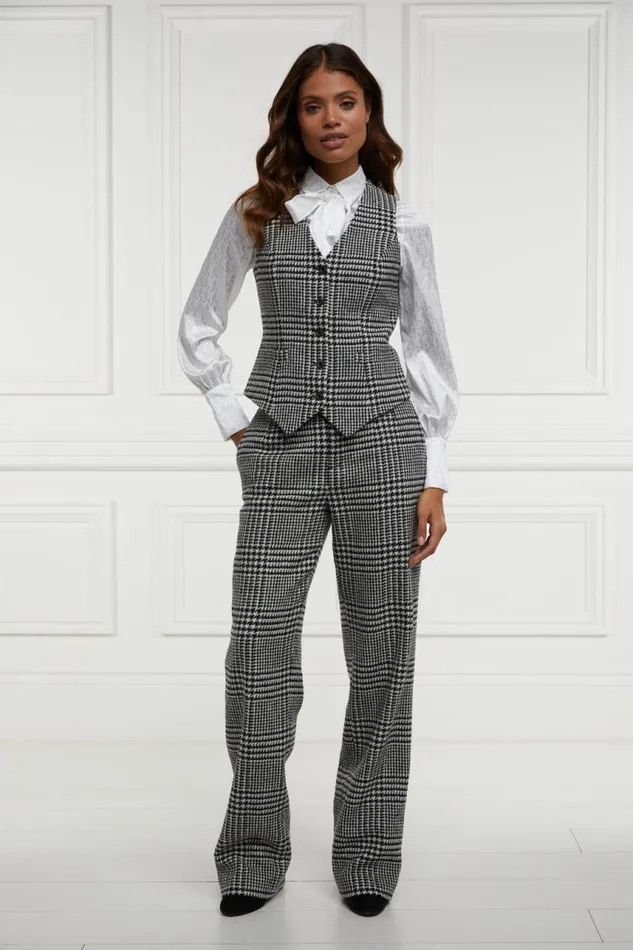 Women In Stock Tailoring Holland Cooper High Waisted Straight Trouser Large Scale Prince Of Wales Mono Women In Stock Tailoring Holland Cooper High Waisted Straight Trouser Large Scale Prince Of Wales Mono