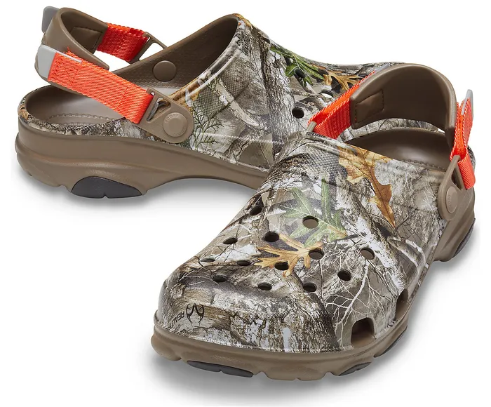 WomenMen Crocs Classic AllTerrain Realtree Edge Clog Walnut Clogs
