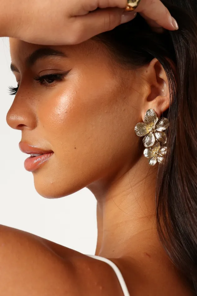Women Petal and Pup Alexa Flower Earrings Gold Earrings