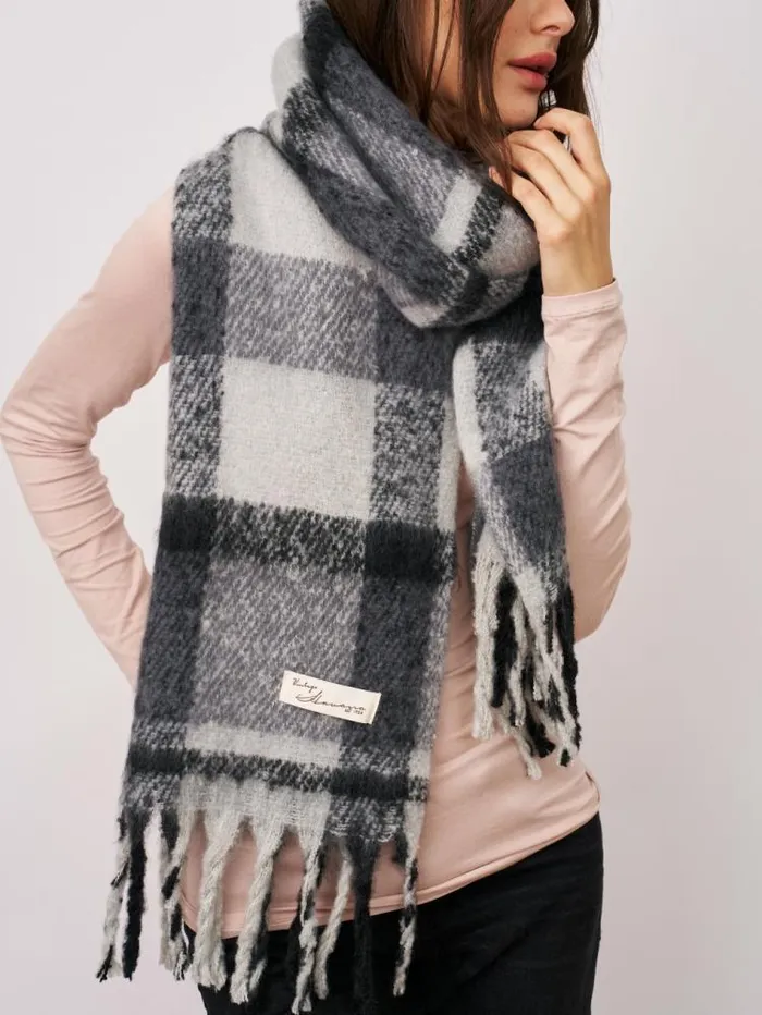 Women Vintage Havana Scarf Ruanas CHECK BRUSH TASSEL SCARF 8211 BLACK Black Women Vintage Havana Scarf Ruanas CHECK BRUSH TASSEL SCARF 8211 BLACK Black