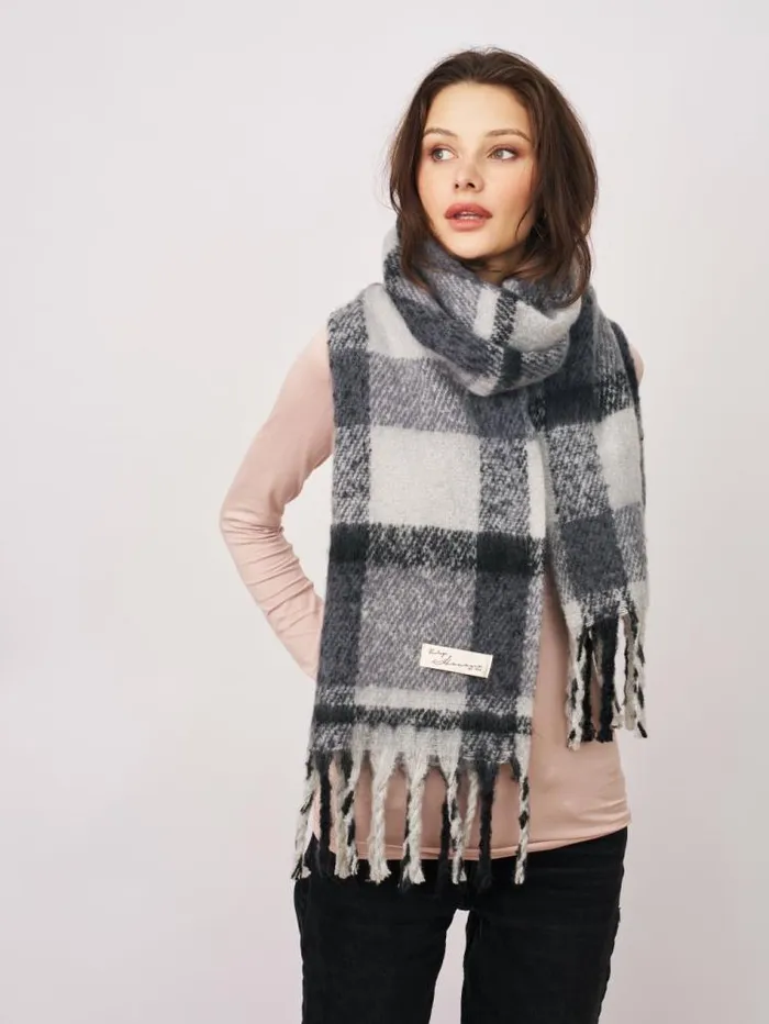 Women Vintage Havana Scarf Ruanas CHECK BRUSH TASSEL SCARF 8211 BLACK Black Women Vintage Havana Scarf Ruanas CHECK BRUSH TASSEL SCARF 8211 BLACK Black