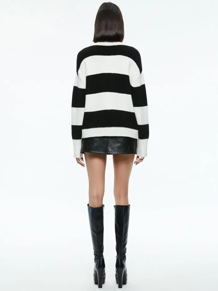 Womens Sweaters Alice Olivia Tiel VNeck Pullover Ecrublack